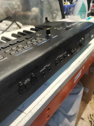 Sintetizador Roland JUNO-D