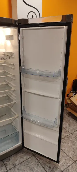 Nevera vertical Electrolux