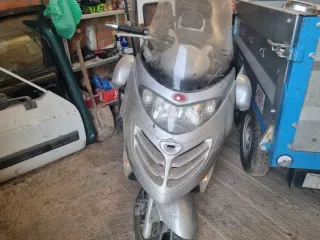 Kymco Grand Dink 250 Plata