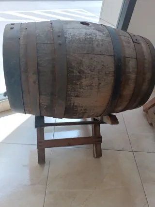 Tonel antiguo de madera