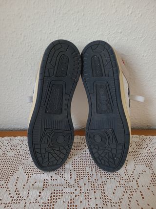 Zapatilla Adidas Rapid Court Low Beige/Blanco