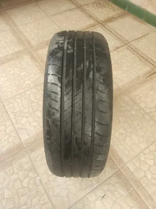 Neumático 235/55R18 100V. BRIDGESTONE