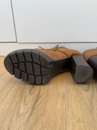 Botines tacón marrones con cordones