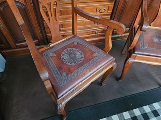 Cadeirões antigos - Bom estado geral - Valor unitá