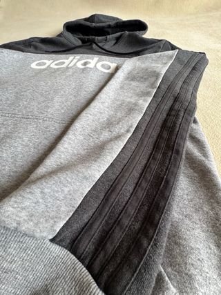 Sudadera Adidas Gris y Negra con Capucha