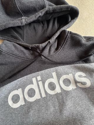 Sudadera Adidas Gris y Negra con Capucha