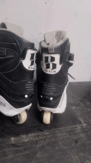 Patines agresivos negros