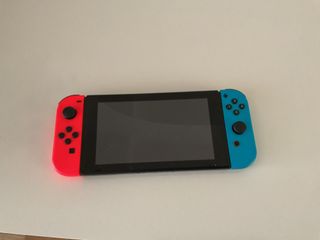 Nintendo Switch con juegos, tiene bastantes