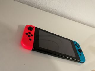 Nintendo Switch con juegos, tiene bastantes