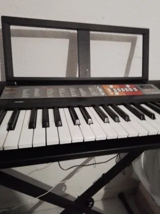 Teclado Yamaha PSR-F50