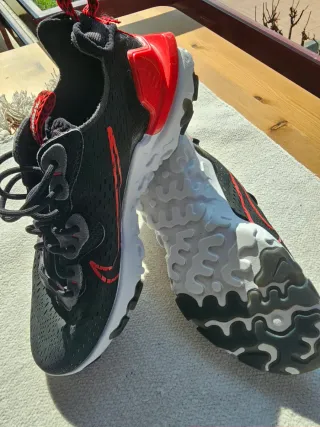 Zapatillas Nike Dimsix Negras y Rojas