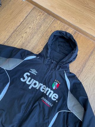 Chaqueta Supreme x Umbro Negra