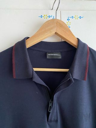 Polo Emporio Armani azul con cremallera