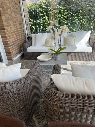 Sofá 3 plazas exterior gris y blanco