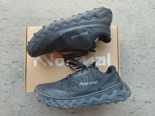 Scarpe NNormal Tomir Trail Nere