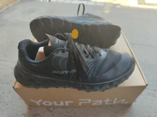 Scarpe NNormal Tomir Trail Nere