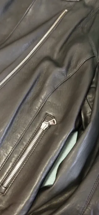 Chaqueta de piel napa negra