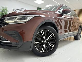 VOLKSWAGEN Tiguan 2.0TDI Life desde 369€/mes*