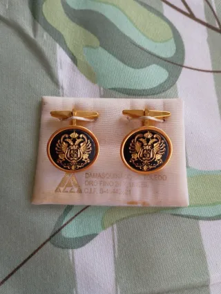 Gemelos de traje ovalados con águila escudo