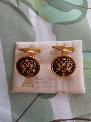 Gemelos de traje ovalados con águila escudo