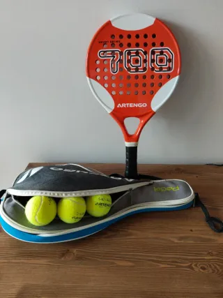 Raqueta Padel Artengo 700 + Bolas y funda