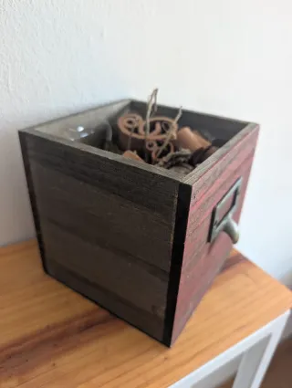 Caja decorativa de madera