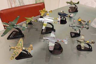 Lotto 11 modellini aerei metallo