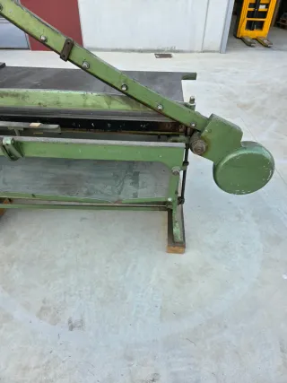 Mesa Guillotina Industrial Verde