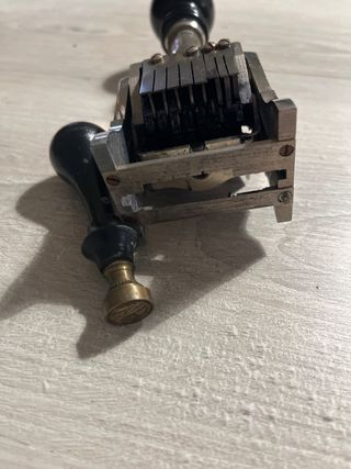 Timbro numeratore + sigillo ceralacca