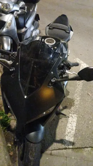 Honda CBR 650R Negra 2024
