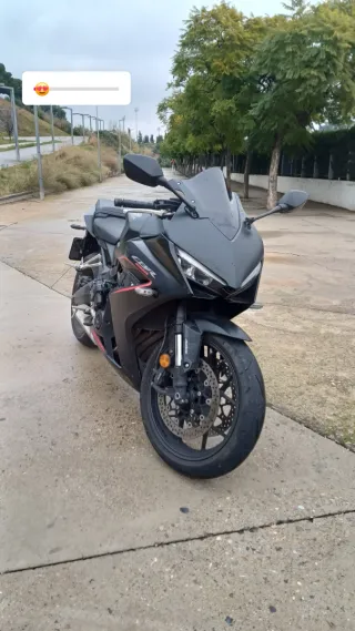 Honda CBR 650R Negra 2024