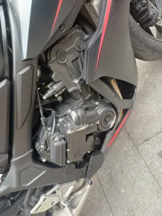 Honda CBR 650R Negra 2024