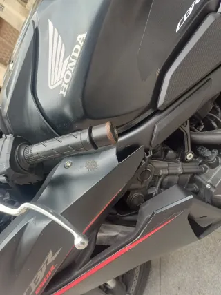 Honda CBR 650R Negra 2024