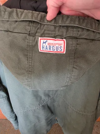 Chaqueta verde con capucha ( precio negociable )