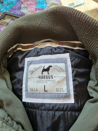 Chaqueta verde con capucha ( precio negociable )