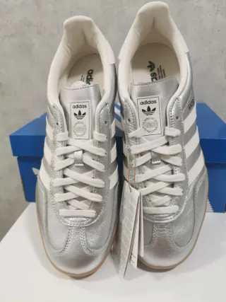 Adidas Gazelle Plata y Blanco