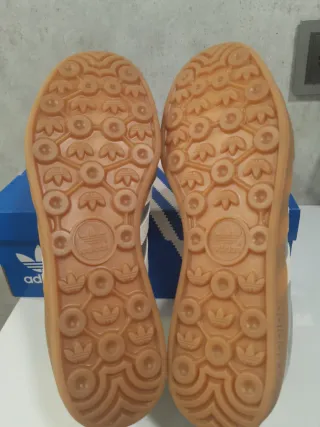 Adidas Gazelle Plata y Blanco