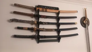 Espada decorativa con funda