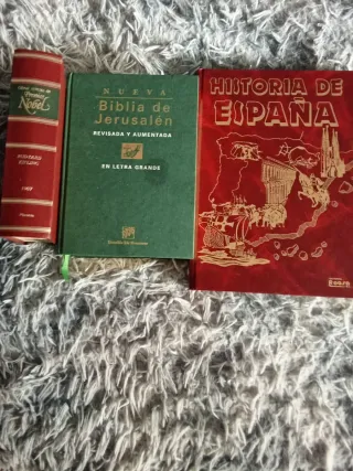 Lote 3 Libros: Biblia, Historia España, Nobel. 4€