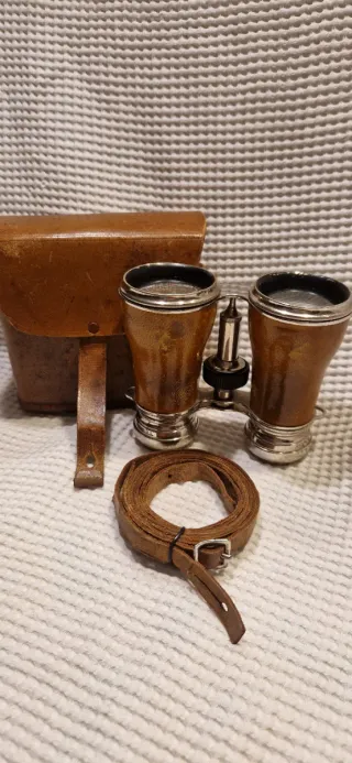 Antico binocolo Jockey Club Paris