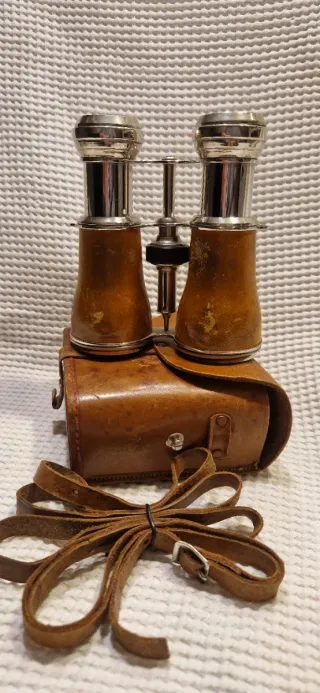 Antico binocolo Jockey Club Paris