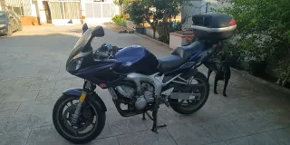 Moto Yamaha FZ6