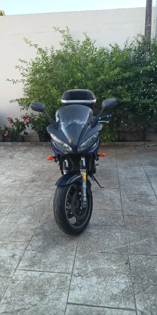 Moto Yamaha FZ6