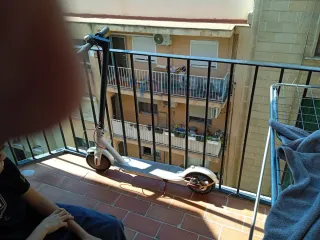 Patinete Eléctrico Blanco incluido cargador.