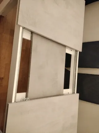 Mesa de comedor moderna Abierta 1,90 ,cerrada 90 c