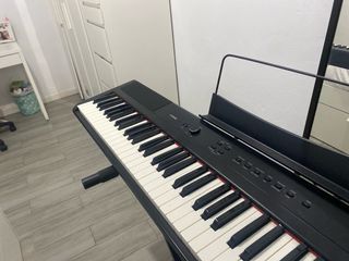 Piano Artesia Negro - Buen Estado