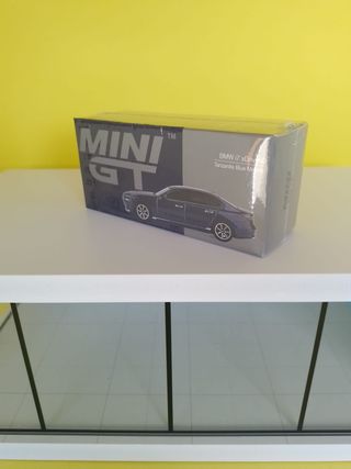 Mini GT BMW i7 xDrive60 Tanzanite Blue