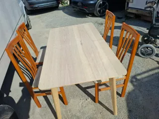 Mesa de comedor y 4 sillas