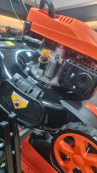 Cortacésped gasolina Dnipro-M 53