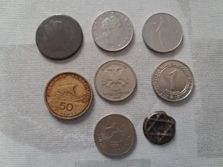 Colección de monedas antiguas y modernas